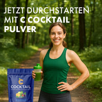 Thumbnail for Frau im Wald hält grünen Shaker neben C-Cocktail Standbeutel mit Text jetzt durchstarten