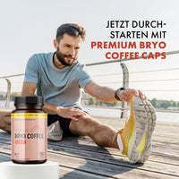 Thumbnail for Mann dehnt sich draußen auf einem Holzsteg, daneben Premium Bryo Coffee Caps Dose mit Produkttext