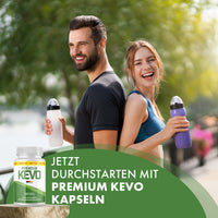 Thumbnail for Mann und Frau im Sportoutfit mit Trinkflaschen, daneben eine Dose Premium Kevo mit 90 Kapseln