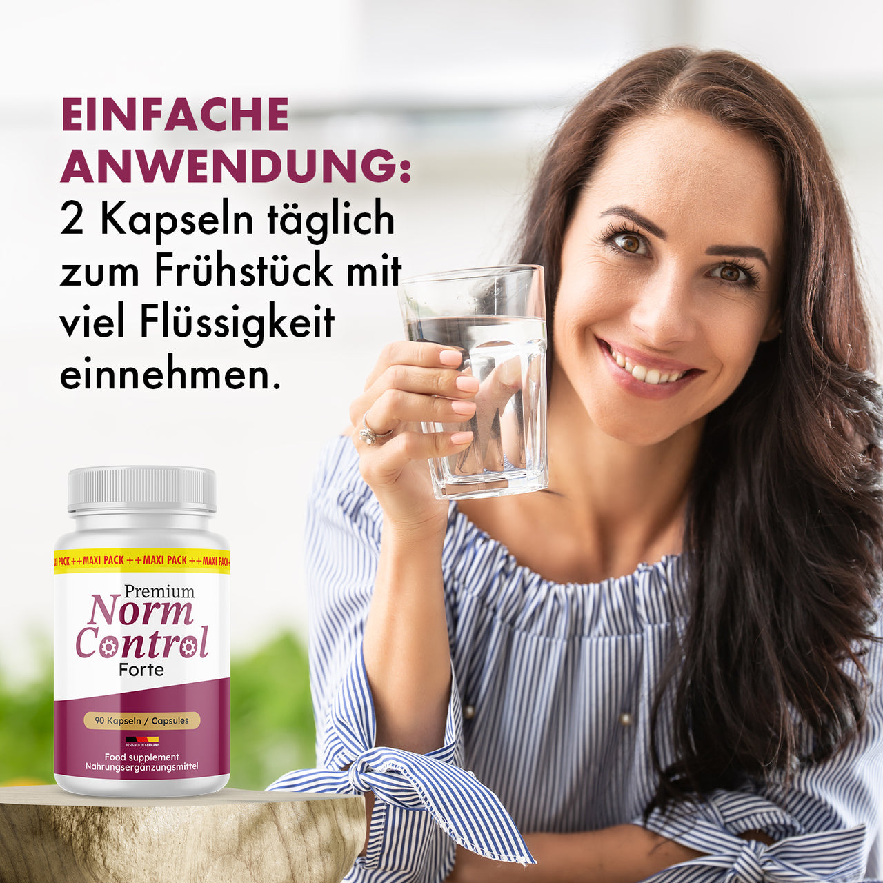 Frau hält Wasserglas neben Norm Control Forte Dose mit 90 Kapseln und sichtbarem Einnahmehinweis