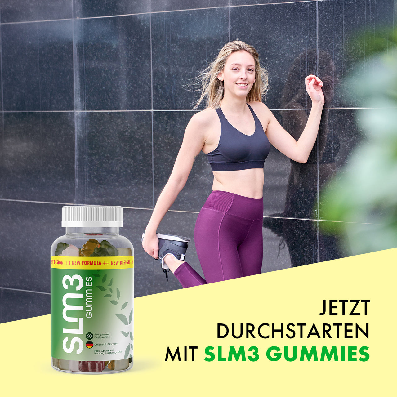 Frau in Sportkleidung dehnt ihr Bein neben Slm3 Gummies Dose und Text Jetzt durchstarten sichtbar