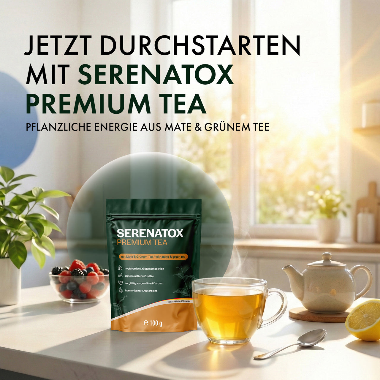 Verpackung Serenatox Premium Tea neben Tasse Tee, Teekanne und Obst, Text im Bild
