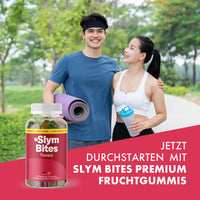 Thumbnail for Zwei Personen im Park mit Yogamatte und Trinkflasche neben Dose Slym Bites Premium Fruchtgummis
