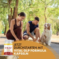 Thumbnail for Vital GLP Formula Kapseln mit zwei Personen beim Schuhe binden im Park und sitzendem Hund im Bild